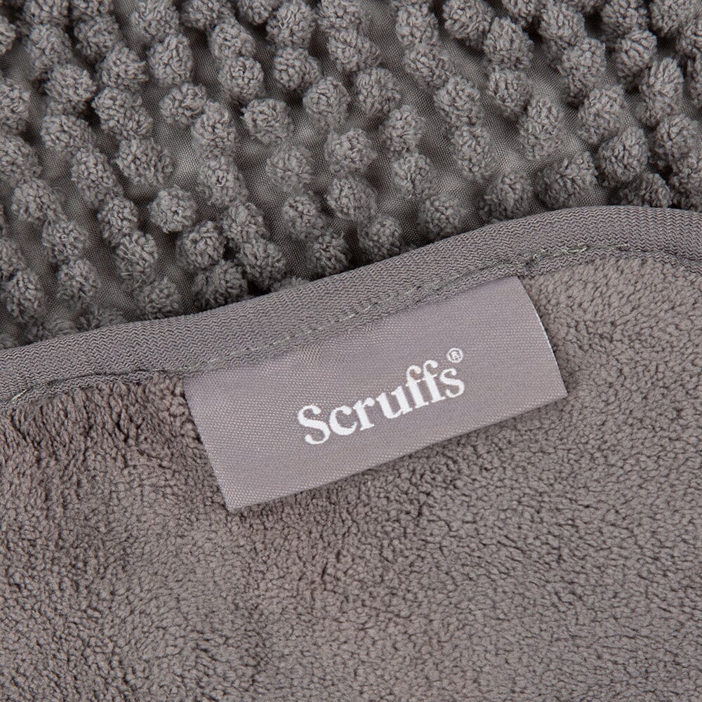 Close up of Expedition Deluxe Noodle & Microfibre Dog Dry robe in Graphite Grey